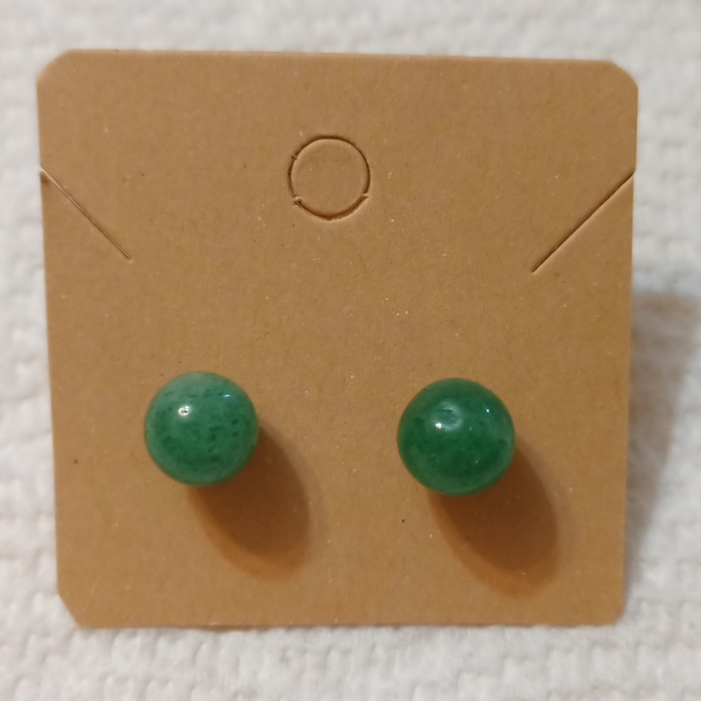 *3/$20* New Vintage Jade Gem Stone pierced stud earrings
